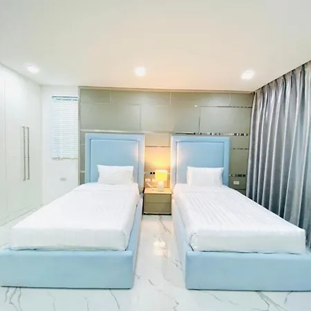 วิลล่า 棕榈泉别墅e1六卧近步行街近中天海滩 Pattaya