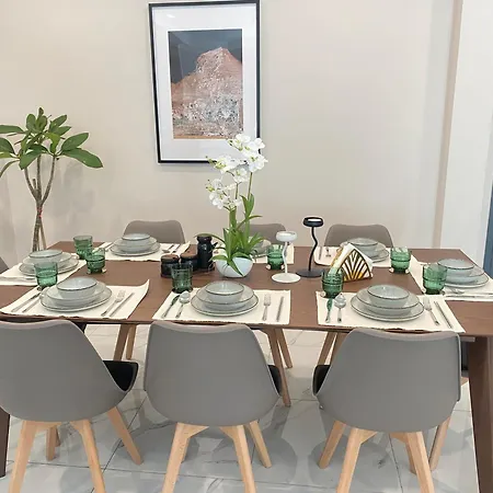H1市中心稀有的直达私家海滩的现代豪华泳池别墅h Villa Pattaya
