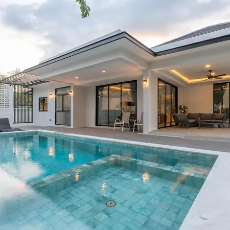 芭提雅市中心5卧现代轻奢别墅pool Villa近21航站楼海边 * Pattaya