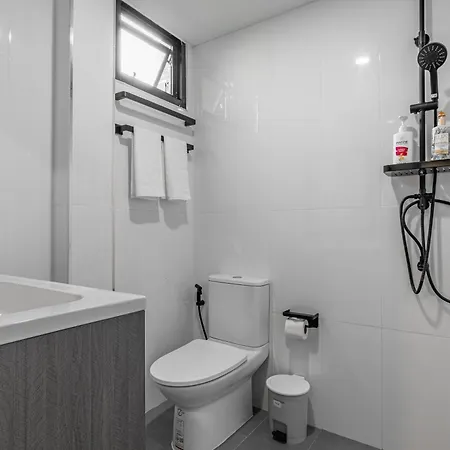 芭提雅市中心5卧现代轻奢别墅pool Villa近21航站楼海边 Pattaya