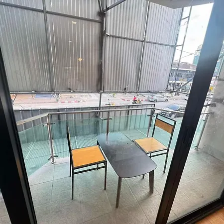 Villa 芭提雅市中心五卧六卫带ktv民宿hw