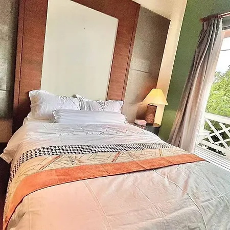 H6市中心 唐人街 航站楼 风月街五房芭提雅海天-泳池别墅o วิลล่า Pattaya