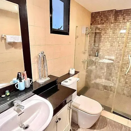 H6市中心 唐人街 航站楼 风月街五房芭提雅海天-泳池别墅o วิลล่า Pattaya