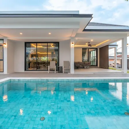 芭提雅市中心5卧现代轻奢别墅pool Villa近21航站楼海边 Villa Pattaya