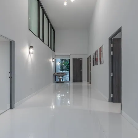 Villa 芭提雅市中心5卧现代轻奢别墅pool Villa近21航站楼海边 *