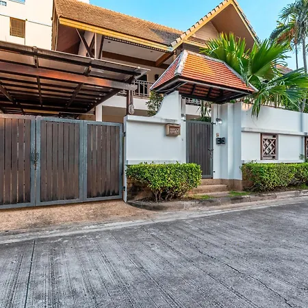 芭提雅近好莱坞45号三卧别墅 * Pattaya