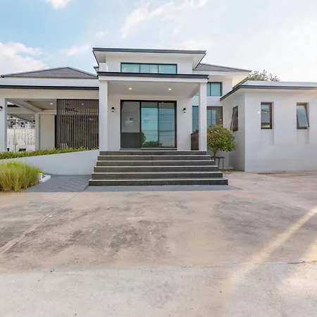 芭提雅市中心5卧现代轻奢别墅pool Villa近21航站楼海边 * Pattaya