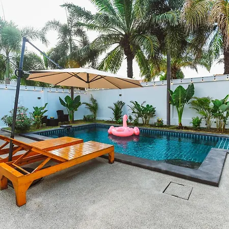 H1市中心稀有的直达私家海滩的现代豪华泳池别墅h Villa