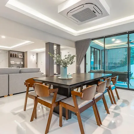 芭提雅市中心5卧现代轻奢别墅pool Villa近21航站楼海边 * Pattaya