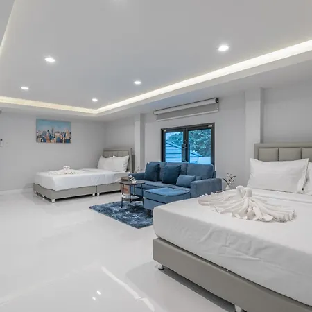 芭提雅市中心5卧现代轻奢别墅pool Villa近21航站楼海边 Pattaya