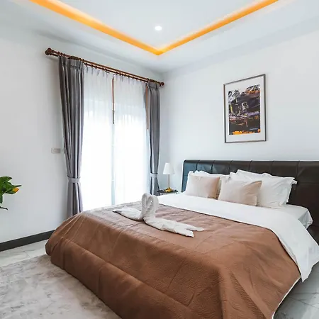 Villa H1市中心稀有的直达私家海滩的现代豪华泳池别墅h *