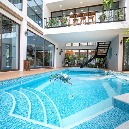 市中心近海6卧奢华泳池别墅alden Design Pool *