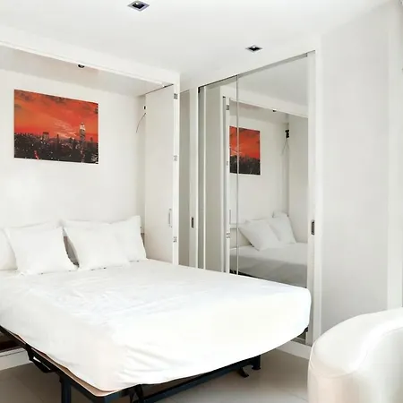 芭提雅瞰海无边泳景泳池健身房公寓 直达海滩椰子树旁 Apartment Pattaya