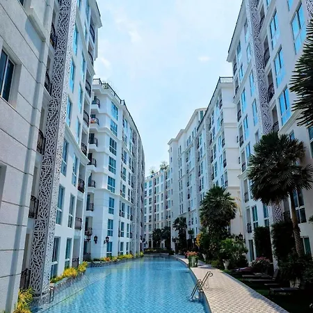 Apartment 芭提雅市中心高端泳池花园公寓 椰子树下步行街旁 Pattaya