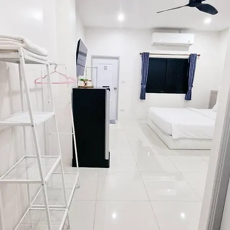 Dad N Mom's House By Thongnak * Pattaya
