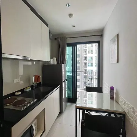 The Base芭提雅市中心 出门商场711海滩 泼水节最热闹地方 Pattaya