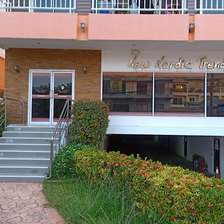 อพาร์ทเม้น 泰国芭提雅中天豪华酒店公寓近海滩 *