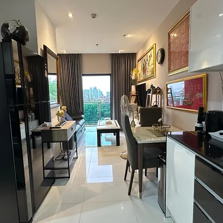 The Axis Pattayaใจกลางเมืองวิวทะเลภูเขา อพาร์ทเม้น Pattaya