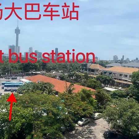 芭提雅中天维塔拉奢华黄金风格酒店公寓中天汽车站旁边 อพาร์ทเม้น