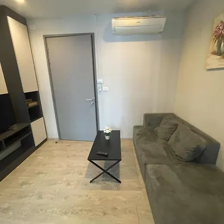 芭提雅中心地区 The Base 高档公寓酒店 *