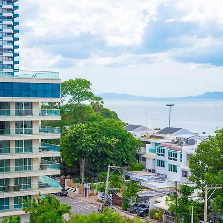 芭提雅瞰海无边泳景泳池健身房公寓 直达海滩椰子树旁 *