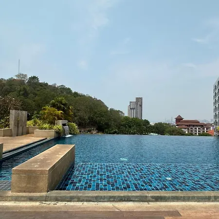 อพาร์ทเม้น The Axis Pattayaใจกลางเมืองวิวทะเลภูเขา