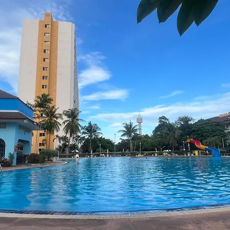芭提雅中天维塔拉奢华黄金风格酒店公寓中天汽车站旁边 * Pattaya