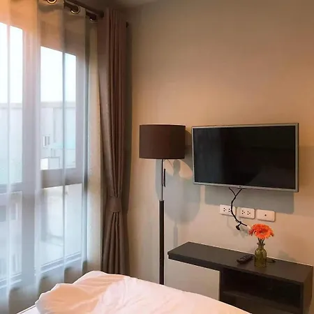 芭提雅中心地区 The Base 高档公寓酒店 Apartment Pattaya