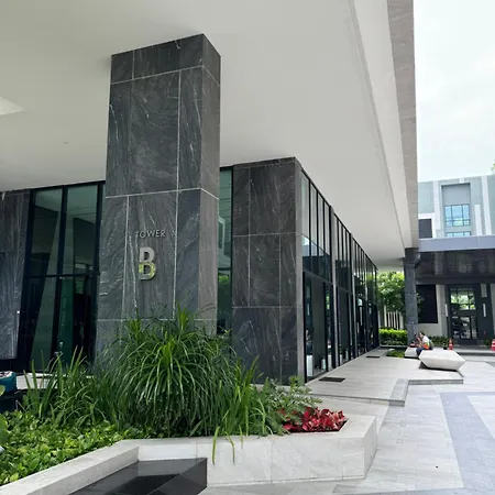 芭提雅中心地区 The Base 高档公寓酒店 Apartment *