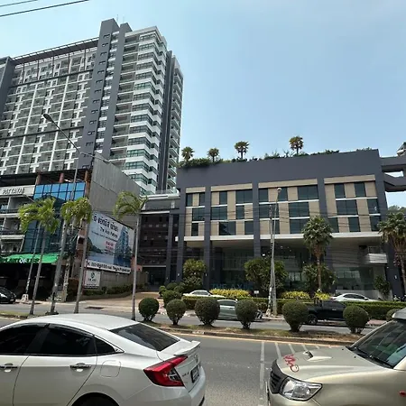 The Axis Pattayaใจกลางเมืองวิวทะเลภูเขา Pattaya