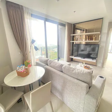 Exclusive High Floor 2 Bed Sea View Luxury อพาร์ทเม้น