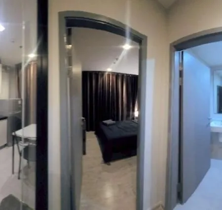 The Base Pool View Fast Wifi 5 Min Walk To By Lees อพาร์ทเม้น *