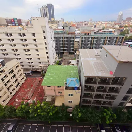 The Base Pool View Fast Wifi 5 Min Walk To By Lees อพาร์ทเม้น Pattaya
