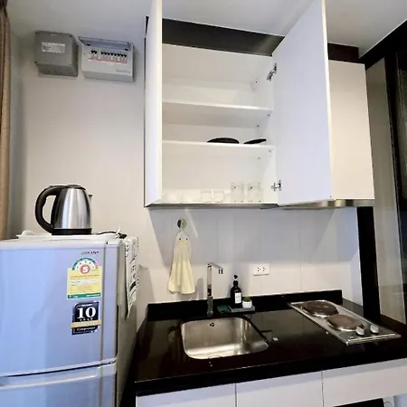 The Base Pool View Fast Wifi 5 Min Walk To By Lees อพาร์ทเม้น