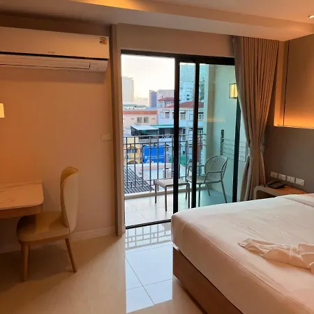 Aston Hotel