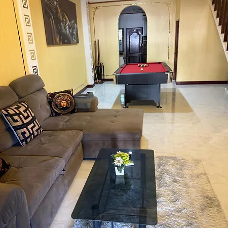 The Versace House Homestay *