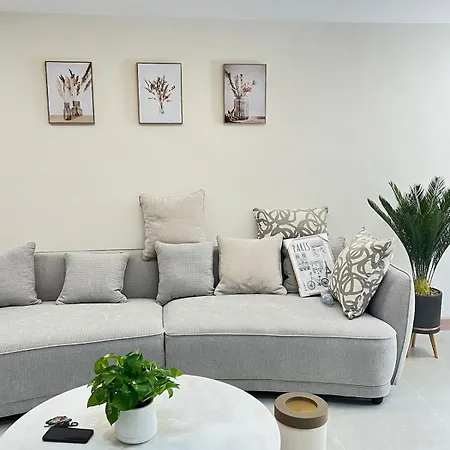 Luxury Townhouse With 3 Bedrooms And 3 Bathrooms In The Center Pattaya