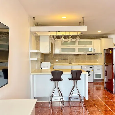 Stylish 1br Sea-view - 2 Balconies - View Talay 1 Jomtien วันหยุดที่บ้าน *