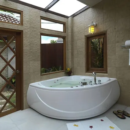 วิลล่า Exclusive Balinese Pool In