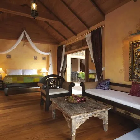 Exclusive Balinese Pool In * Pattaya