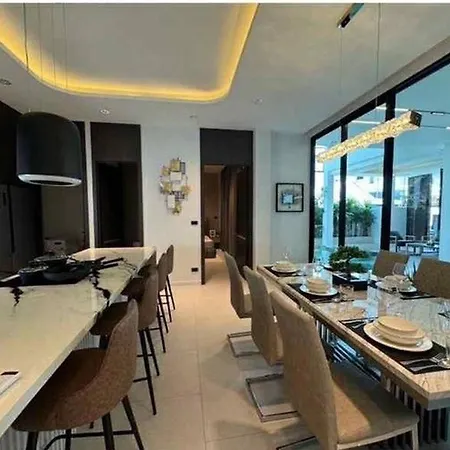 5-bed Luxury Pooljacuzzi 5 Min To Walkingst *