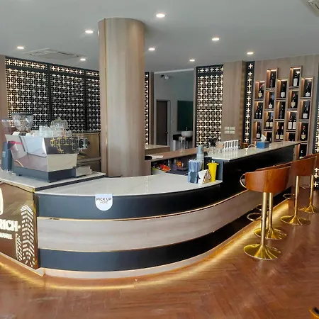 The Rich Cafe &
