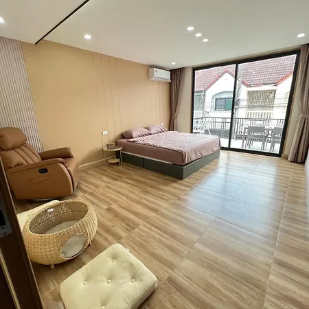 Holiday home Luxury Townhouse With 3 Bedrooms And 3 Bathrooms In The Center *