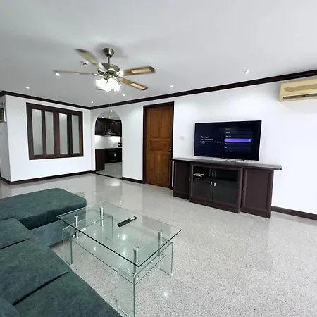 วันหยุดที่บ้าน Spacious 2br - 3 Balconies Views Pattaya