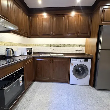 Spacious 2br Corner - Garden View Balcony - Royal Hill วันหยุดที่บ้าน *