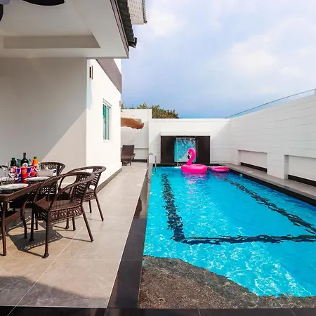 Villa Indiluxe Pool Pattaya
