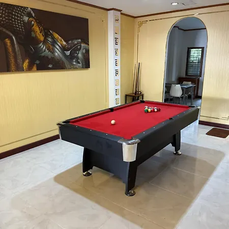 Homestay The Versace House *