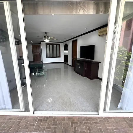 Spacious 2br - 3 Balconies Views