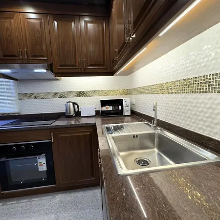 Spacious 2br Corner - Garden View Balcony - Royal Hill วันหยุดที่บ้าน Pattaya