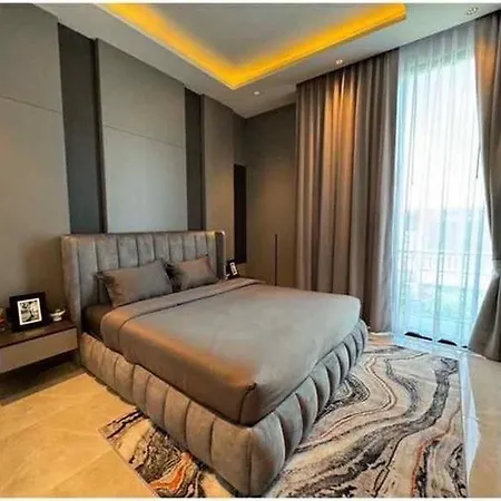 วิลล่า 5-bed Luxury Pooljacuzzi 5 Min To Walkingst